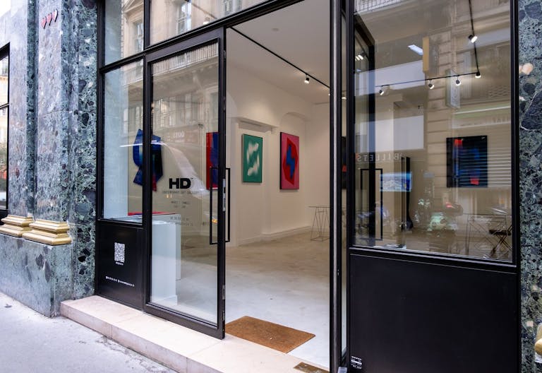 Galerie d'art / showroom / concept store / devanture Monument Historique - Image 1