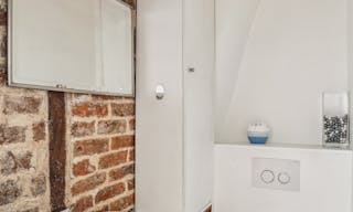 Contemporary Showroom in Le Marais - Image 9