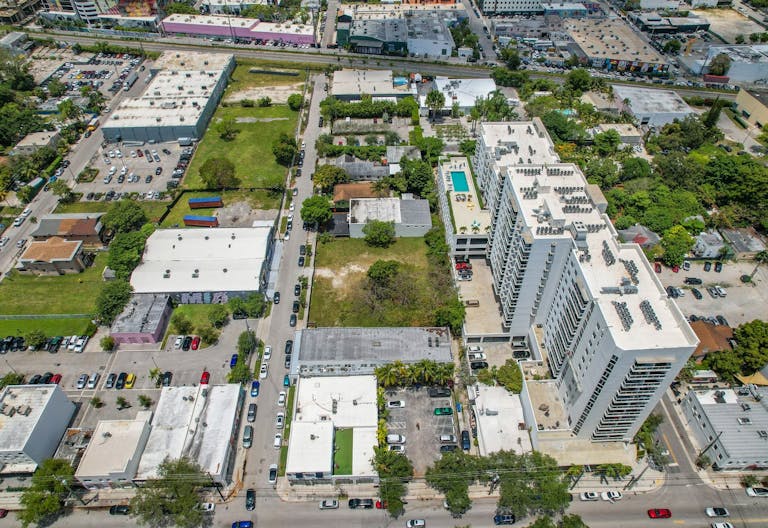 Outdoor space in Edgewater/Wynwood Miami - Image 2