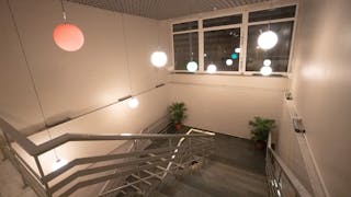 Central Venue with a Berliner Skyline View - Image 15