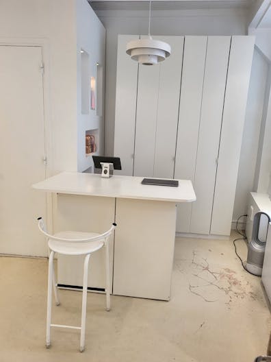 Boutique white box dans le coeur du Marais - Image 4