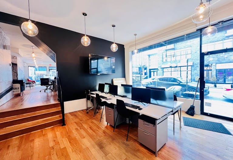 Prime Williamsburg Corner Retail Space | 100 ft Glass Frontage | High Foot Traffic - Image 3