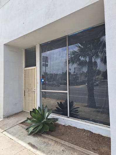 Inglewood's Entertainment District Studio - Image 1