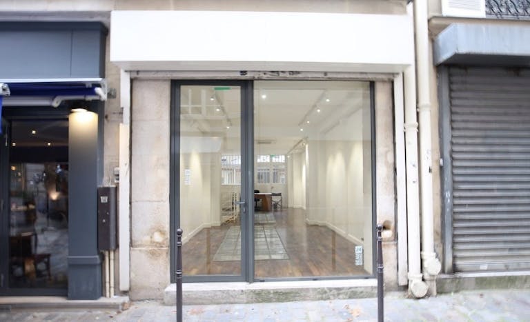 Boutique Paris - Image 0