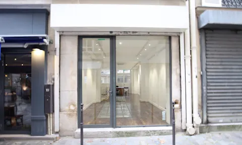 Boutique Paris - Image 0