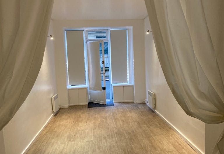 Boutique au coeur du 7�me arrondissement - Image 2