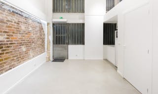 Pop-up boutique in Le Marais - Image 4