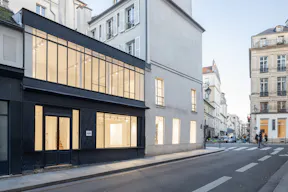 Rue de Turenne Corner Pop Up Boutique - Image 1