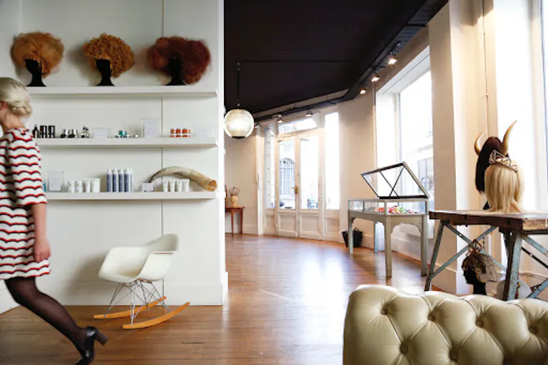 A new 100m2 open space on the corner of a beautiful "Marais" street, just behind the Place des Vosges in Paris - Image 4
