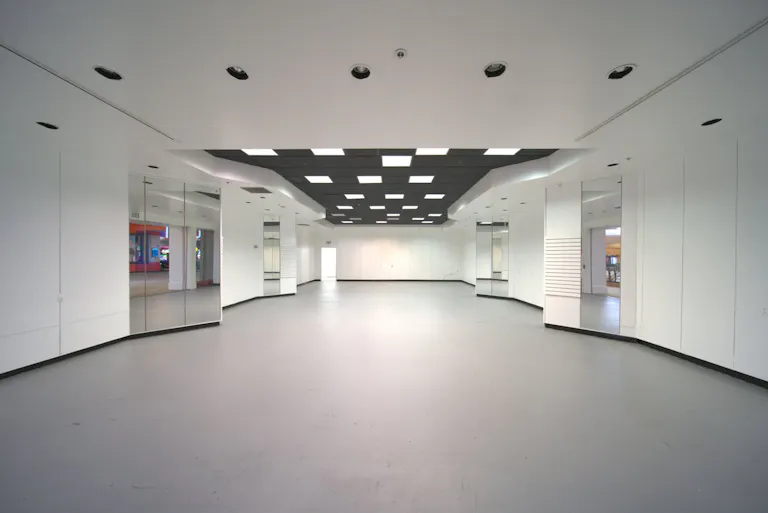 White-Box Boutique in Greater Los Angeles - Image 1