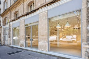 Showroom Boutique in Canal Saint Martin - Image 6