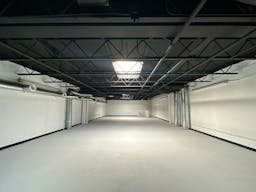 2 floor Big white open space with lights - Image 0