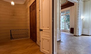 hotel particulier en plein coeur de Paris avec Jardin - Image 2