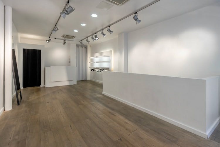 48 sqm Contemporary Boutique on Rue de Turenne, Paris