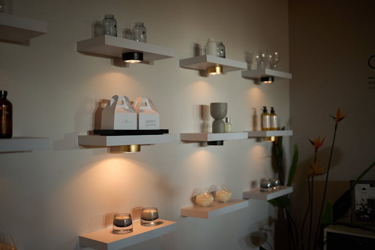 Beautiful, Calming, Industrial Studio-Store Perfect for Minimalist Lovers! - Image 3