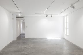 Large Showroom Rue Froissart - Image 13