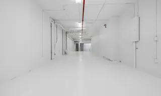 4,500 sq ft Two-Level All-White Storefront in Gramercy - Image 7
