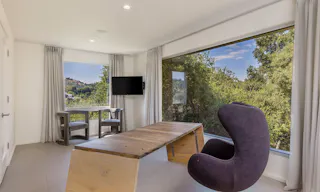 Villa in Beverly Hills - Pool - Scenic Outlook - Image 12