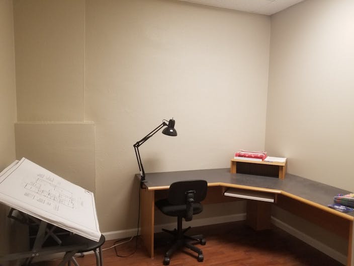 2nd floor front office 128sq.ft. over looking the square. - Image 2