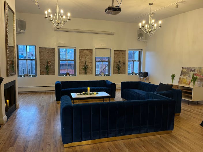 Modern Penthouse Showroom in SoHo - Image 1