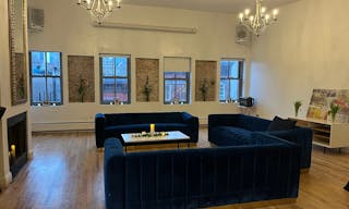 Modern Penthouse Showroom in SoHo - Image 1