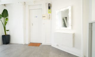 Superbe Photo Studio - avec tous les �l�ments n�cessaires � la bonne r�alisation de vos projets. - Image 2