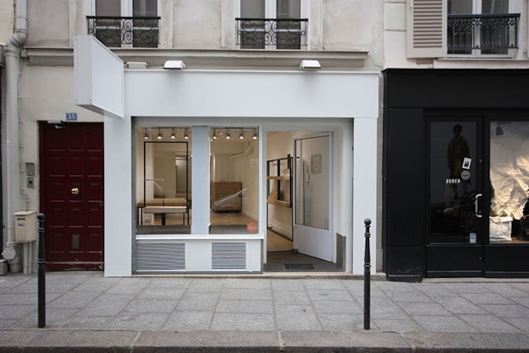 White box Pop Up Boutique Rue Debelleyme - Image 0