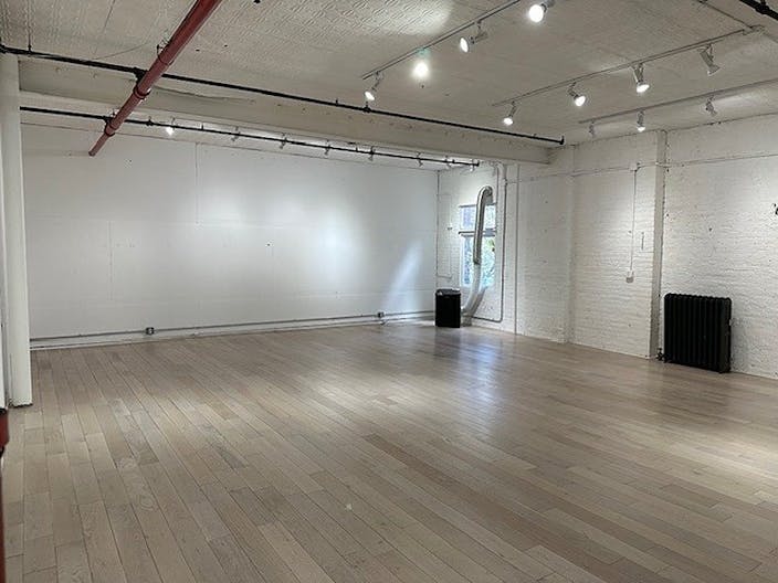 Spacious Art/Photography/Workspace Studio - Image 2