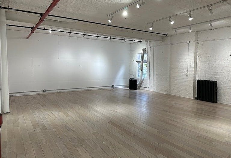 Spacious Art/Photography/Workspace Studio - Image 2