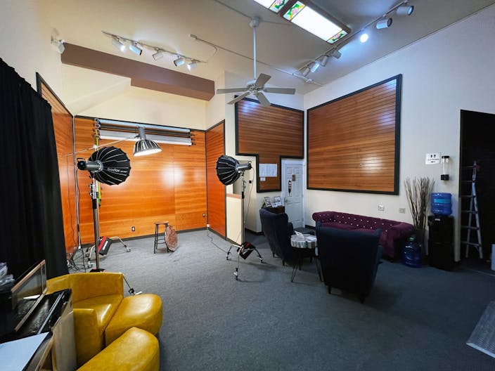 Photo Studio w/ Equipment Included In WeHo - Image 0