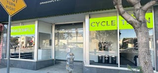 Modern, Lofty Fitness Studio - Image 2