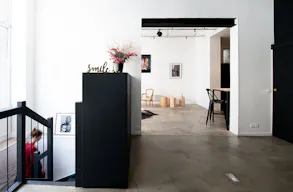 ELEGANT MINIMALIST LOFT IN THE 11TH DISTRICT OF PARIS - Image 4