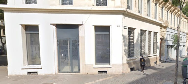 Block of 6 Boutiques Shop for Rent - Marseille Rue de la R�publique - Image 0