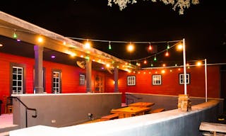 Cool Eastside Indoor and Outdoor Space with Private Parking. - Image 0