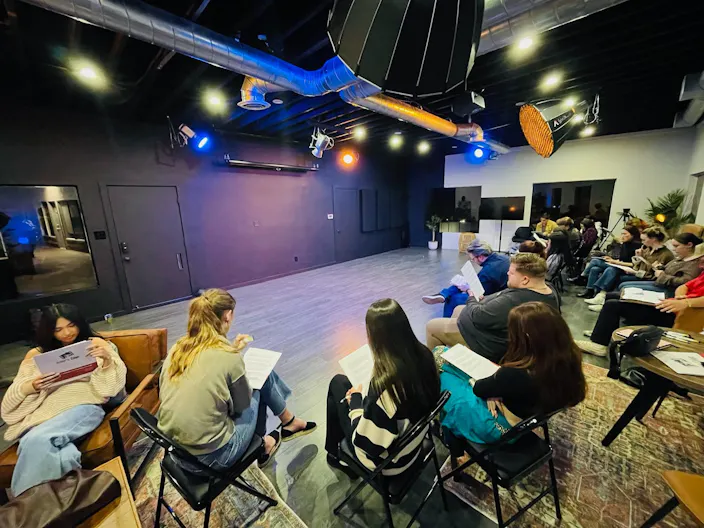 Flex Studio Space - Industrial - Class/Meeting/Photography & more! - Image 2