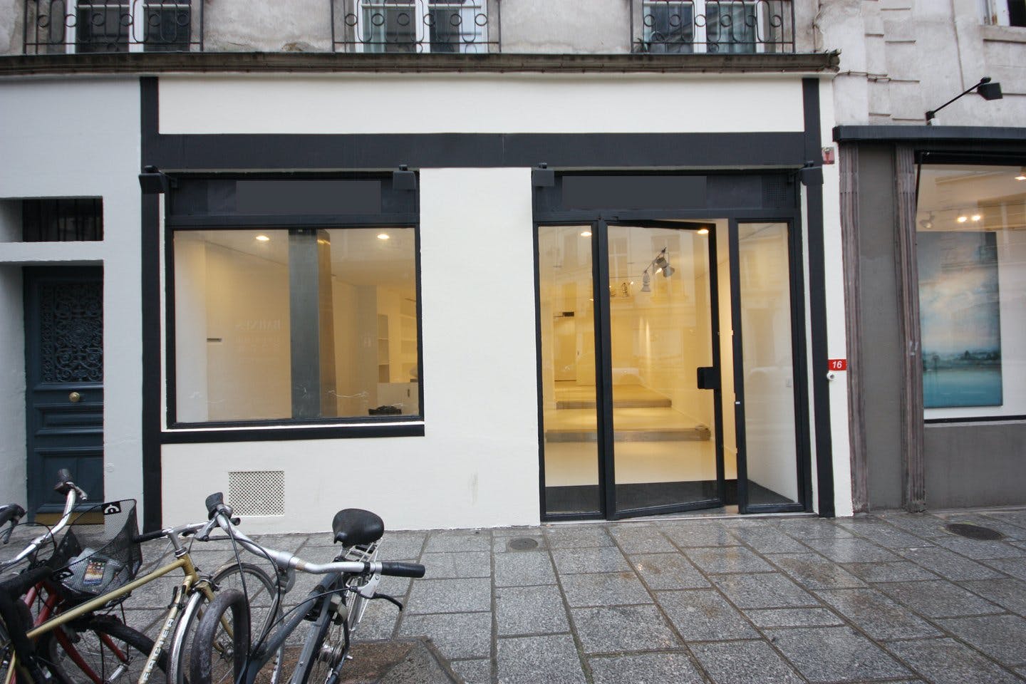 Commercial Boutique on Rue de Poitou, Paris