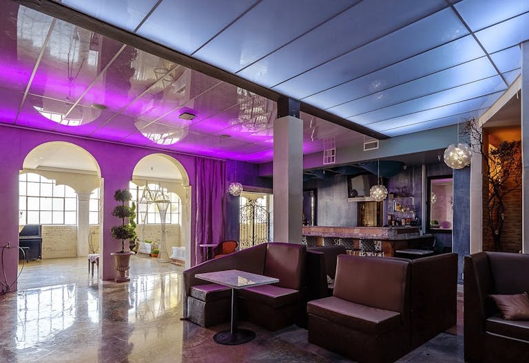 Unique Multi-themed space in a Historical Pasadena building - Image 1