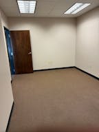 Large office space available for rent immediate - Image 1