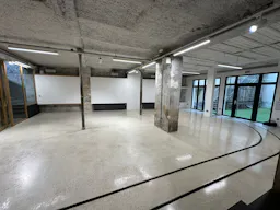 Entire art gallery in Le Marais, Paris - Image 12