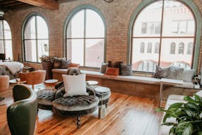 Historic North Loop Brownstone Loft with Rooftop Space - Image 7