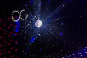 Vibrant space - Image 9