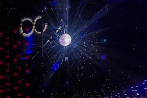 Vibrant space - Image 9