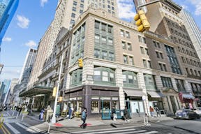 Stunning Rooftop - views of the iconic Empire State Building - Image 15