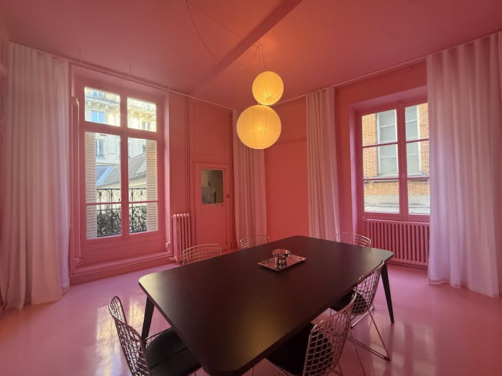 🌸 Appartement Rose — Paris 1er | 4,5m sous plafond | 100m du Pont-Neuf - Image 2