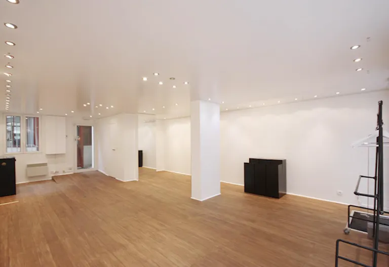 Pop Up Boutique IN LE MARAIS - Image 1