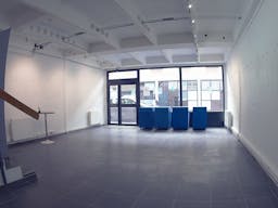 Cosy Art Gallery in Le Havre - Image 5