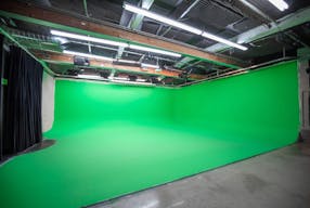 Chic industrial space with a cyc stage - Image 8