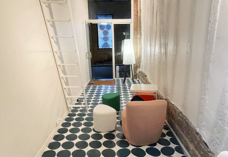 Boutique in the heart of Saint-Germain-des-Pr�s - Image 3