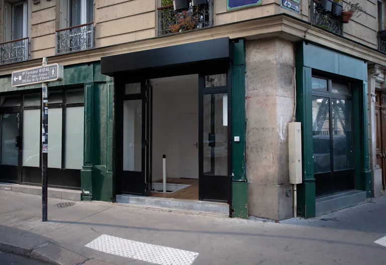 Two-level boutique and underground space - Image 0