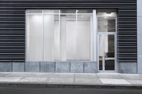 Street Level Chelsea Gallery with Outdoor Terrace - Image 3